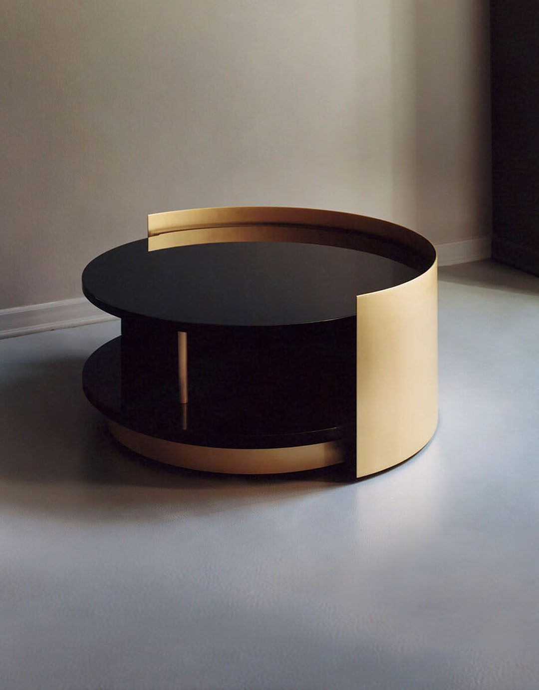 Gelasio Coffee Table / Cabinet